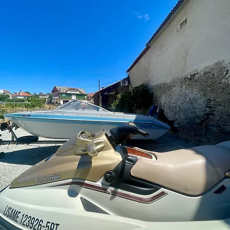 Turismo E Dos Lagos Do Sabor - Piscina & Prázdninový dům Meirinhos