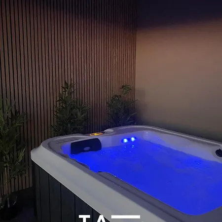 Turismo E Dos Lagos Do Sabor - Piscina & 別荘 Meirinhos