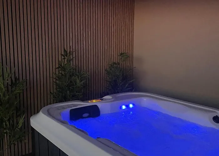 Turismo E Dos Lagos Do Sabor - Piscina & Tatil Evi Meirinhos